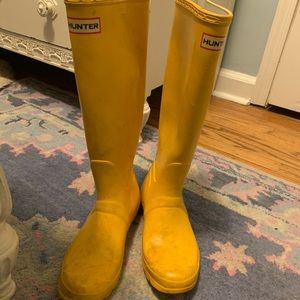 Yellow size 7 hunter boots